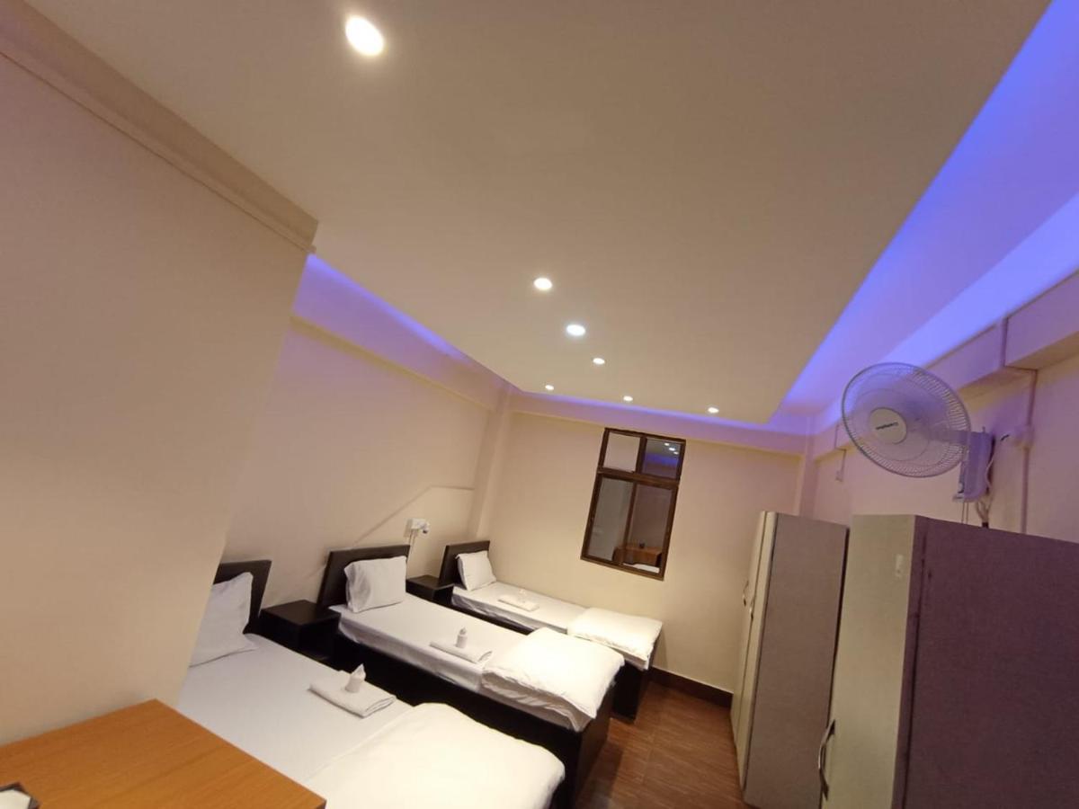 Oyo Thangal Hotel Imphal Exterior photo